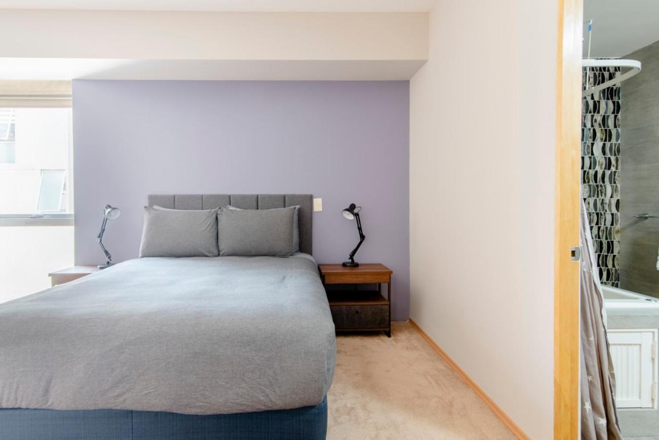 B109 - 2br - 2bth *